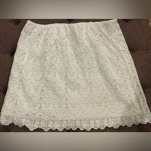 Jcrew white lace scalloped Skirt Sz 12 (stretch/elastic waist) EUC